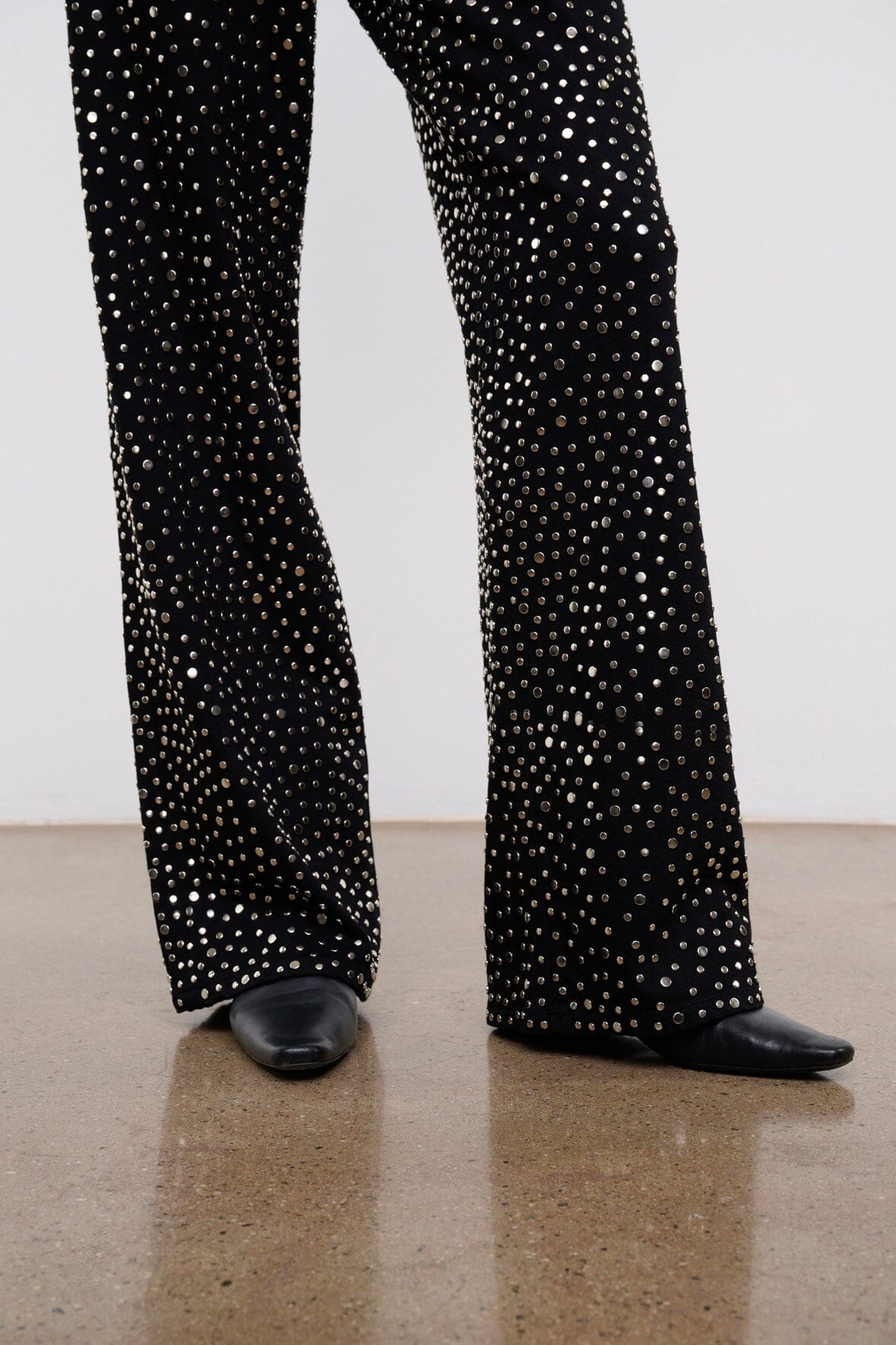 GUS RELAXED JEAN | STUDDED BLACK - Image 6