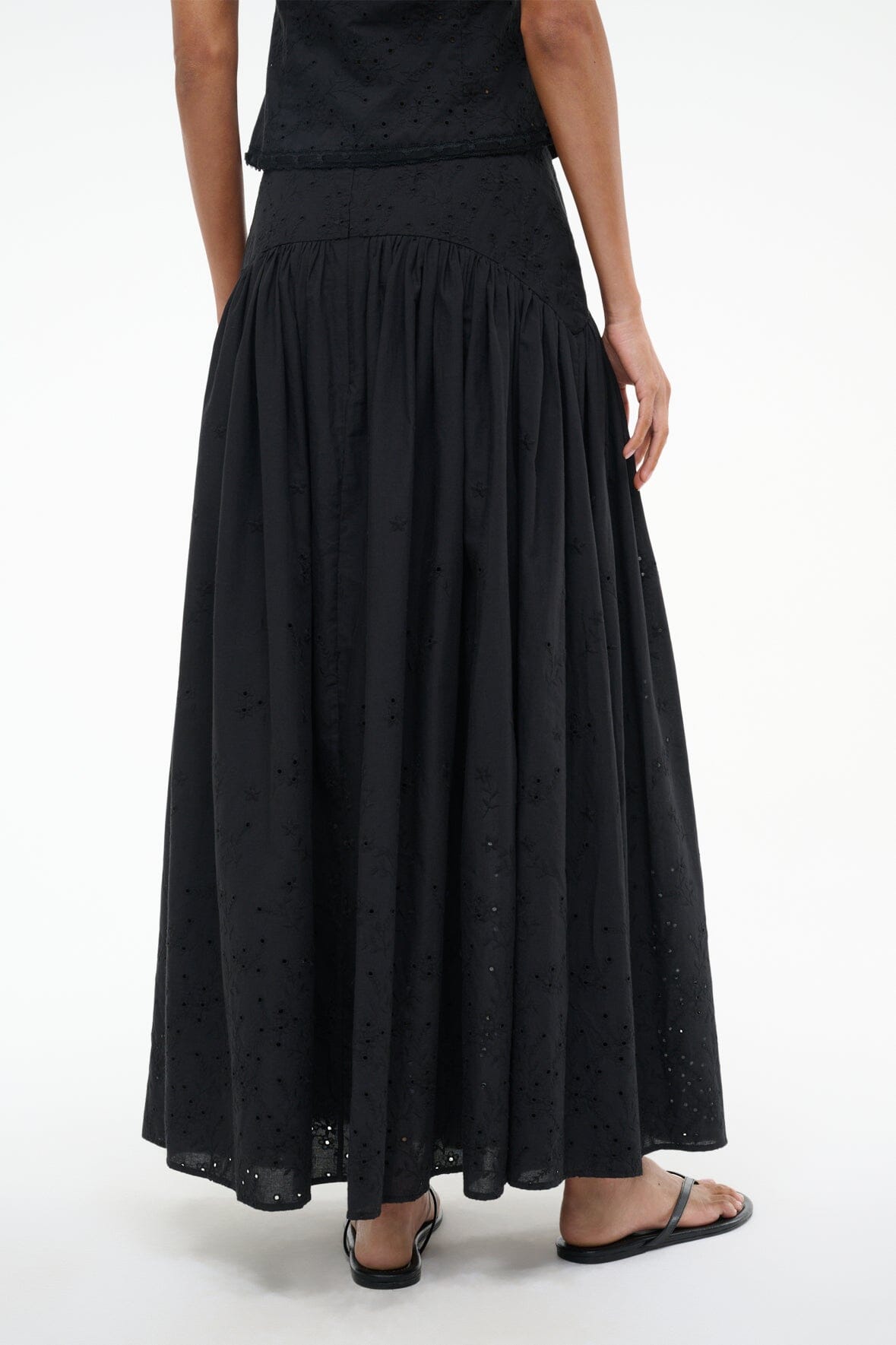 PROCIDA SKIRT | BLACK EYELET - Image 4