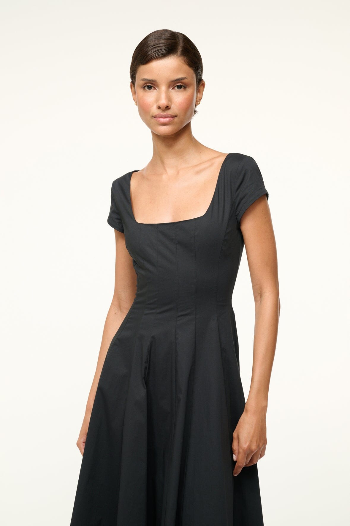 SHORT SLEEVE WELLS DRESS | BLACK - Image 4