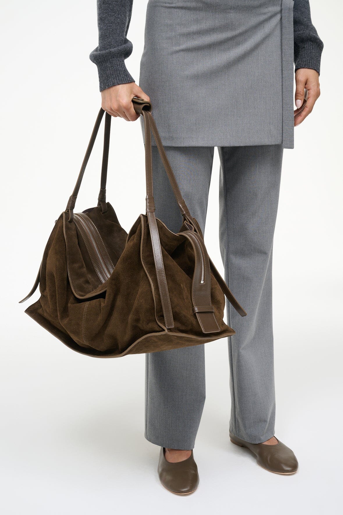 LARGE HAROLD BAG | TRUFFLE SUEDE - Image 4