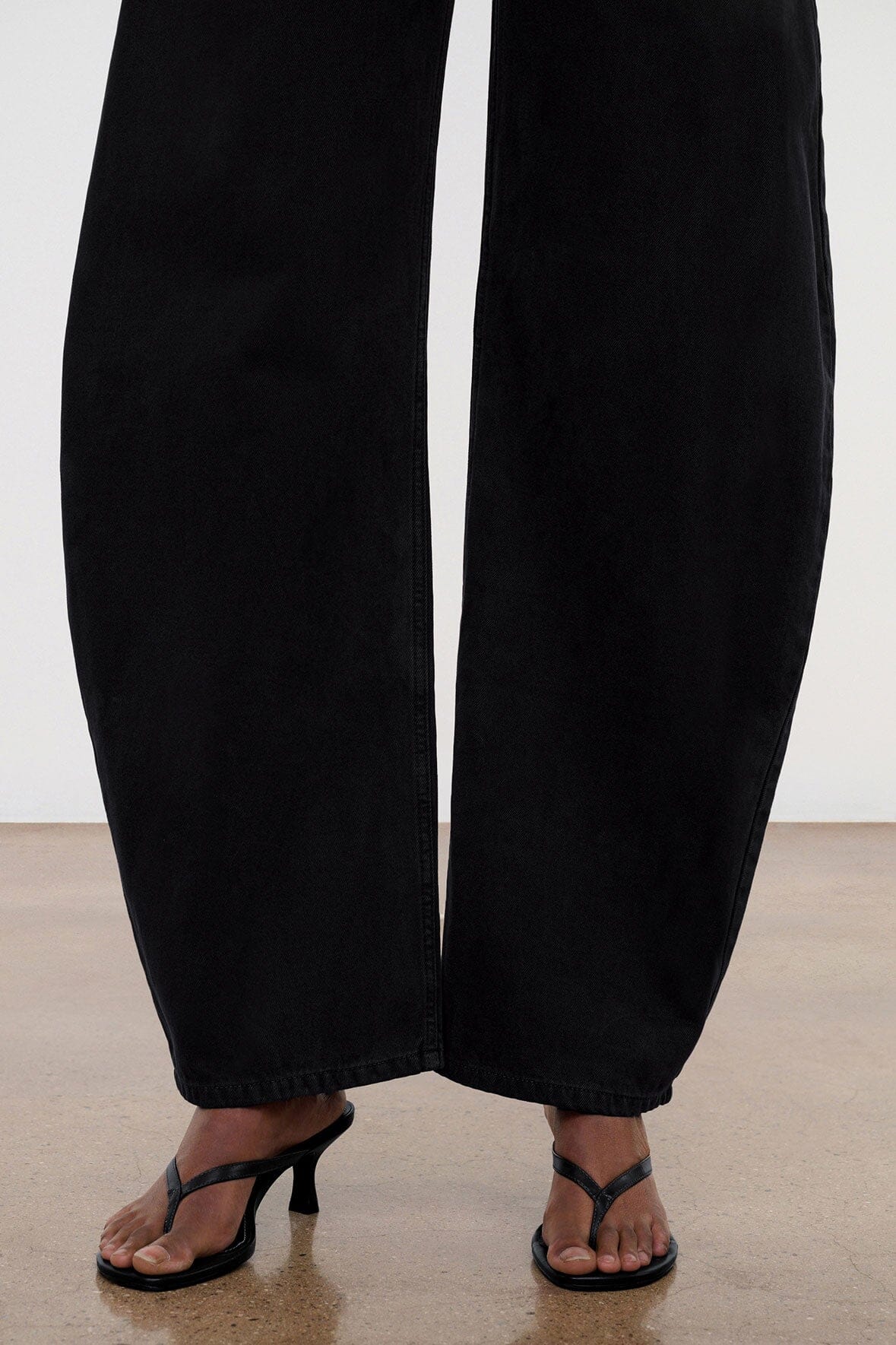 JACKSON BARREL JEAN | STUDDED BLACK - Image 6