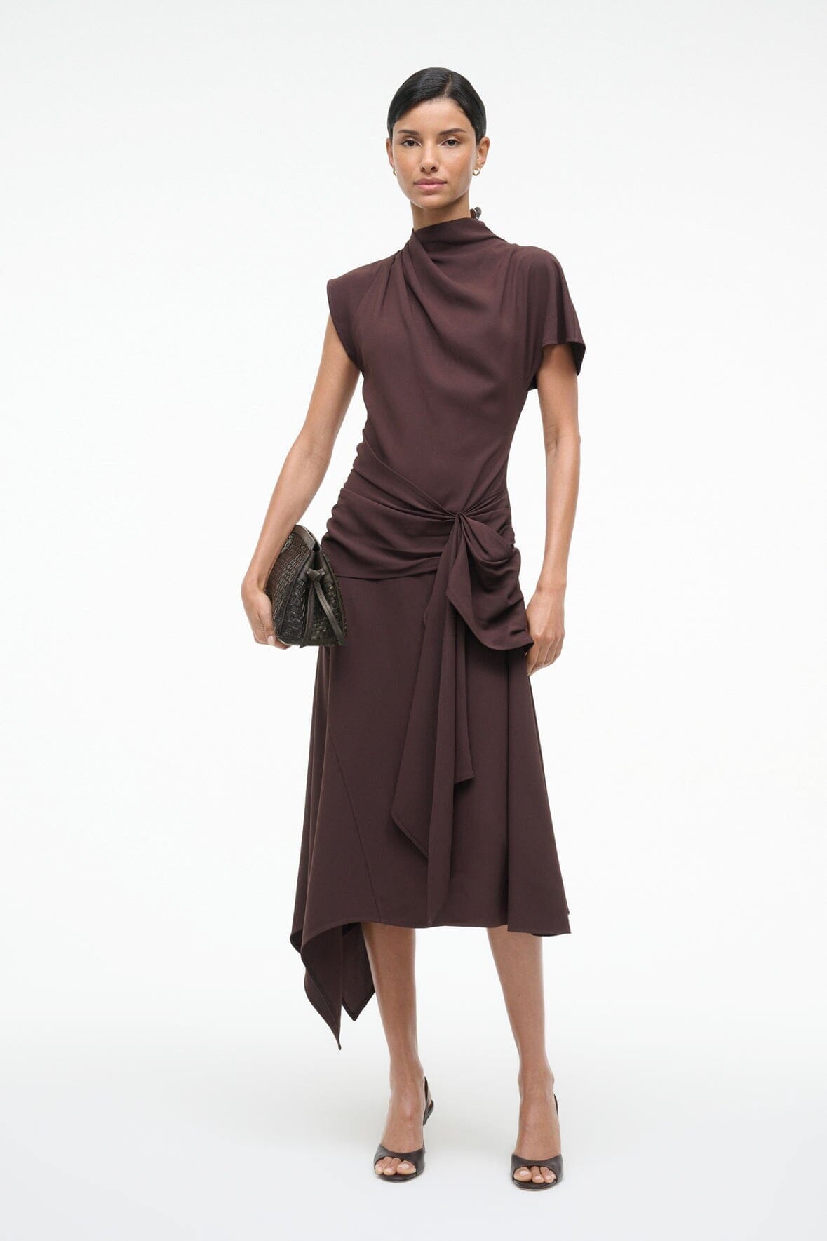 MAUDE SOFT CLUTCH | ESPRESSO WOVEN LEATHER - Image 4