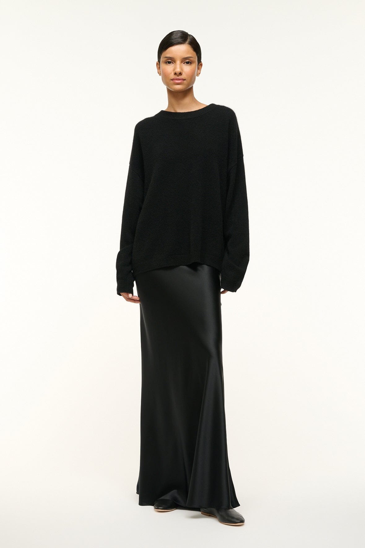 SERRANO CASHMERE RELAXED CREW | BLACK - Image 4