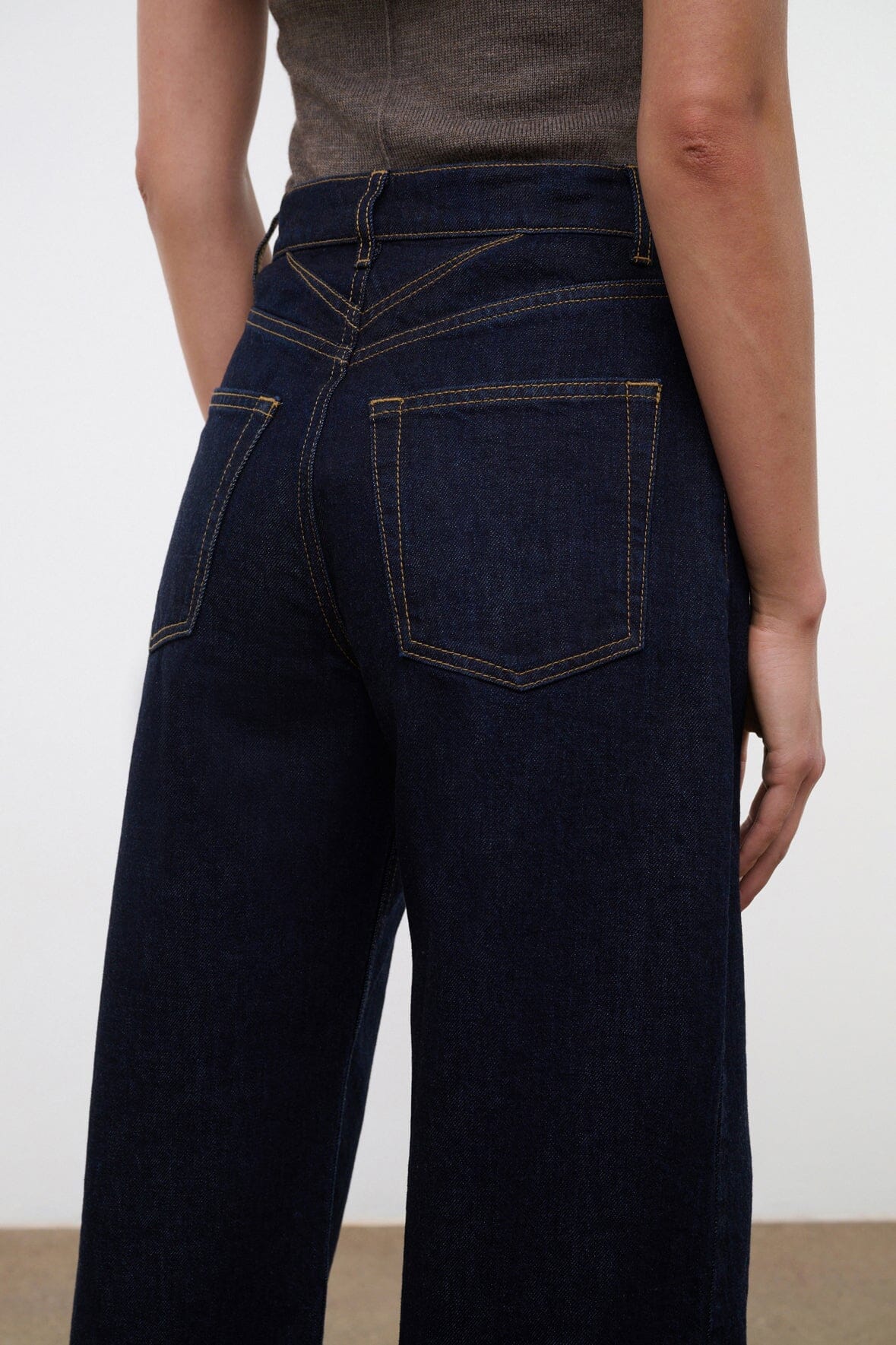 LEO HIGH RISE JEAN | INDIGO - Image 4