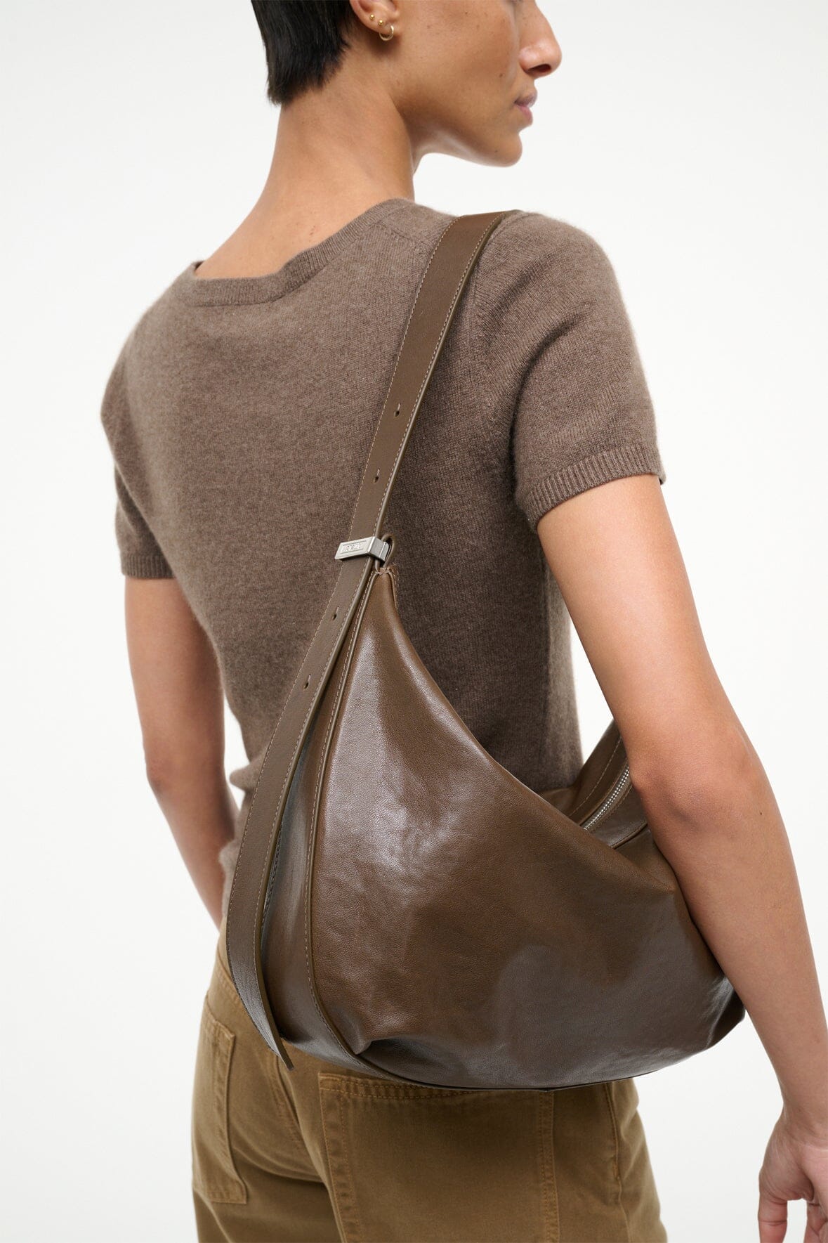 LARGE DEMY SHOULDER BAG | TRUFFLE - Image 7