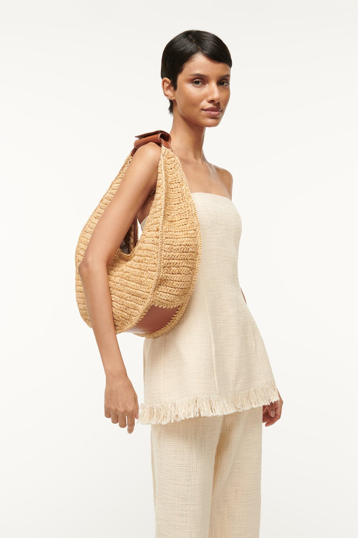 LARGE RAFFIA MOON BAG | NATURAL RAFFIA - Image 4